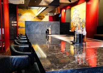 大阪で味わう極上の神戸牛ステーキ、伝統と革新が融合した鉄板焼き体験を