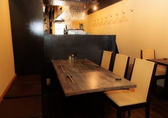 三宮駅から徒歩4分で味わう本格国産牛ステーキと旬の魚介、鉄板居酒屋の魅力を堪能