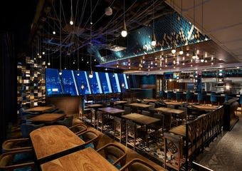 新鮮な魚介とスペインの伝統が交差する、心地よい時間を体験してください