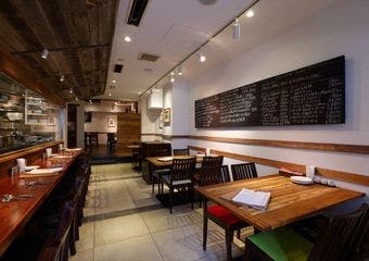 全国の美味を詰め込んだ料理と季節のワインで心豊かなひとときを