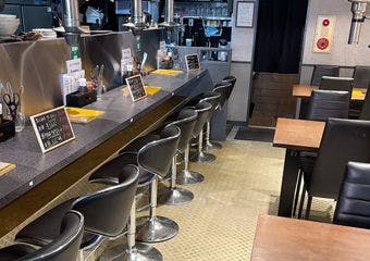 新開地駅から徒歩2分。A5ランク黒毛和牛を炭火七輪で味わう贅沢なひととき