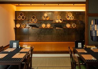 老舗旅館で味わう。伝統美が彩る和モダンビストロ。
