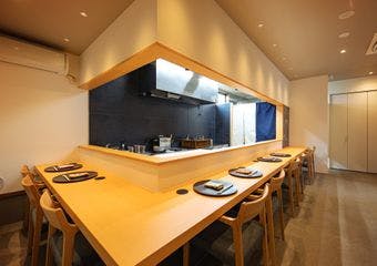 旬を映し、技が冴える蒼天。