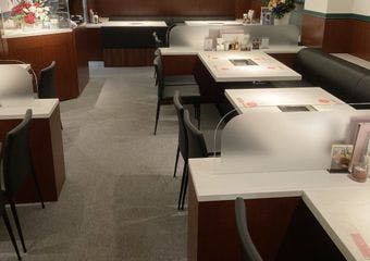 自由が丘で味わう、極上和牛の饗宴。洗練された空間で、心ゆくまで堪能する特別なひとときを