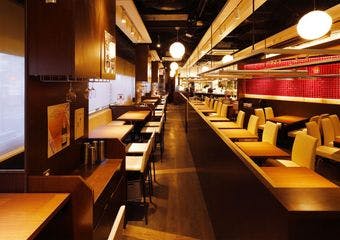 横浜駅西口から徒歩5分で楽しめる、本格フレンチの贅沢な味わいをカジュアルに満喫