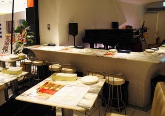 青山で一流シェフの本格フレンチとイタリアンを驚きの価格で堪能できる大人の人気レストラン。