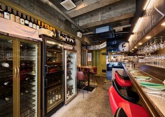 都心のオアシスで味わう本格イタリアンと厳選ワインのマリアージュを楽しむ