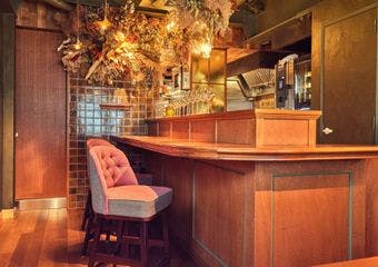 カヌレ屋さんの定休日限定オープンの隠れ家シークレットレストランです。
