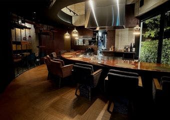 日本の四季を味わうモダンフレンチ、特別なひとときを彩ります
完全個室完備　デートや接待、会食まで幅広く対応