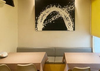 札幌駅近くの中華料理店。厳選食材の本格中華を提供。落ち着いた店内で、接待や会食、記念日デートなど様々なシーンに利用可能。