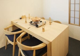 沖縄の風を感じるアラハビーチ近くで、アグー豚と平牧バーク三元豚の絶品しゃぶしゃぶを楽しむ