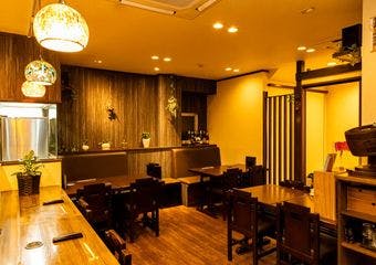 西田辺駅1番出口から徒歩1分。オープンキッチンで奏でる四季折々の和洋折衷コースをゆっくりとご堪能下さい。個室（お座敷）もあります。