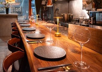 旬の食材を厳選し、一皿一皿に心を込めた贅沢なひとときをご提供します