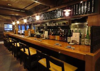 北陸の旬を味わうひととき。木倉町の隠れ家で地酒と料理を堪能