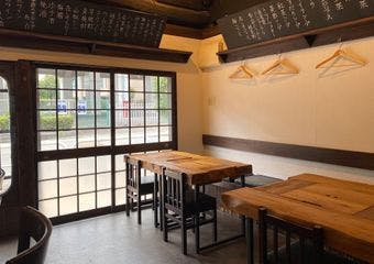 守口「SEASON」の感性をカジュアルに楽しむ新ダイニング。素材を活かした料理と、全ドリンク飲み放題で心ゆくまで満喫。