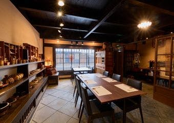風情あふれる京町家で、四季折々の京野菜おばんざい懐石料理をご堪能ください