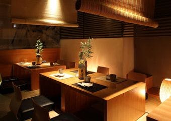 春吉の隠れ家で呼子イカと九州の恵みを堪能できる完全個室の美食空間