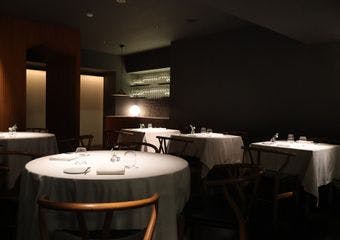 明るく落ち着いた空間で、こだわりの食材を使用し、出汁を丁寧にとった上品な味わいを心ゆくまでご堪能ください。