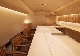 六本木の隠れ家で味わう至高の寿司体験、心を込めた一貫一貫がここに