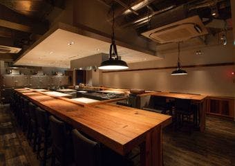 麻布十番の地下に佇む粋な隠れ家。絶品寿司と和食を堪能