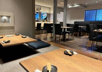 代々木駅から徒歩3分、和洋折衷の多彩なメニューで、心地よいひとときを