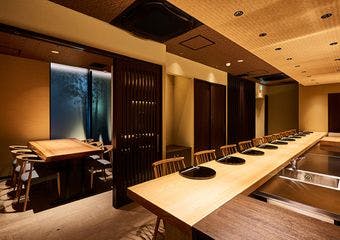 老舗の技で表現する四季折々の味わいをお楽しみください。