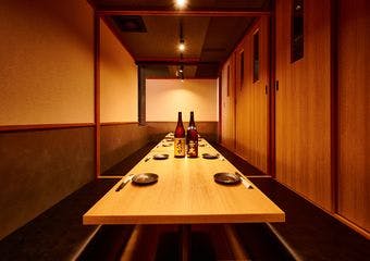 世界中から選び抜かれた採れたての蟹の滋味に酔いしれる。