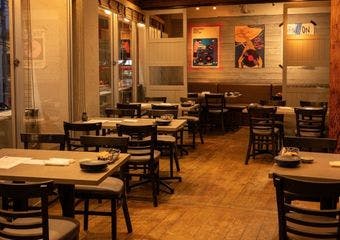 半個室風にもできる、旬の料理を和洋折衷で楽しみ一軒