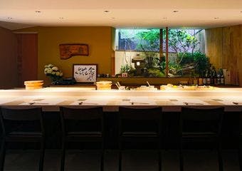 瀬戸内の恵みを味わう隠れ家鮨屋で、本格的な鮨体験を堪能しませんか？