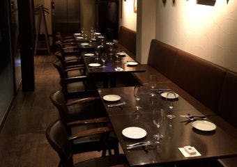 15周年を迎える奥渋・松濤の本格ニュージーランドレストラン
WSET資格のソムリエールが贈るニュージーランドワインが、記念日を彩ります。