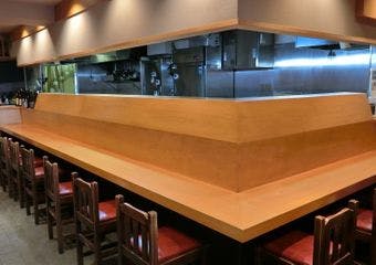 旬の食材と日本酒が織りなすコースを心安らぐ空間で堪能できる高円寺の隠れ家