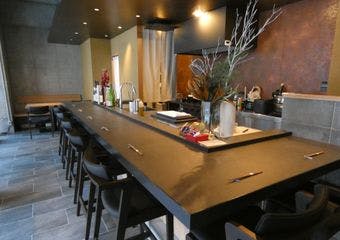 六感で楽しめる料理とお酒のお店