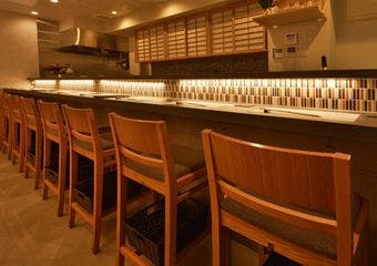 職人技が光る本格寿司を肩肘張らずに楽しめる隠れ家的なお店