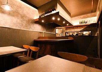 白金高輪の隠れ家で楽しむ創作ビストロとワインの旅路