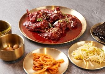 心躍るカニ料理の数々 四条駅すぐで韓国の味を堪能できます