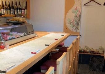 六甲道の住宅街に佇む寿司処