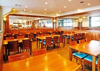 陽気な音楽と共に味わう、豪快なシュラスコの饗宴。心躍るひとときをお届けします