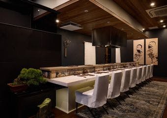 備長炭で魅せる、珠玉の赤坂焼鳥