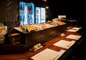 火入れで愉しむ旬魚と和牛、個室も備えた上質アラカルトの別邸