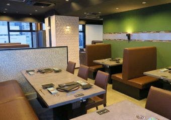 【完全個室】煌めく夜景とともに最高級A5和牛を堪能。極上の肉質をリーズナブルに。大切な方とのひとときを、贅沢に演出いたします。