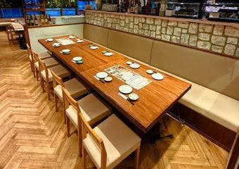 新橋駅徒歩2分、和牛と海鮮の夢のコラボを堪能する大人の隠れ家