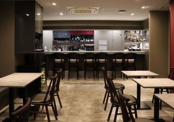 伝統のかつを新たな体験に昇華するイノベーティブレストラン。
神楽坂駅徒歩2分。