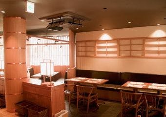 厳選した鮮魚と赤酢のシャリが魅力の吉祥寺の静かな空間で楽しむ本格江戸前鮨
接待や会食、記念日まで幅広く対応