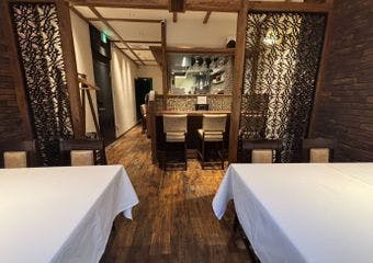 心斎橋の隠れ家で味わうA5ランクNo.12の極上炭火ステーキを楽しむひと時