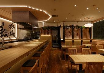 名古屋駅直結の和の洗練空間で、京野菜と黒毛和牛を堪能する大人の時間