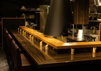 ミシュラン星の味を日常に。京橋で楽しむ特別な串揚げとワインの絶妙な組み合わせ