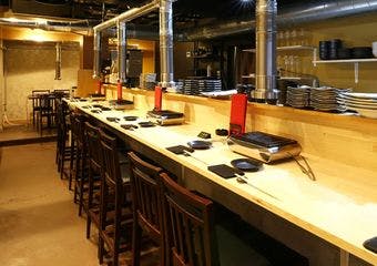 老舗精肉店直営の極上肉を、心ゆくまで味わう至福のひととき