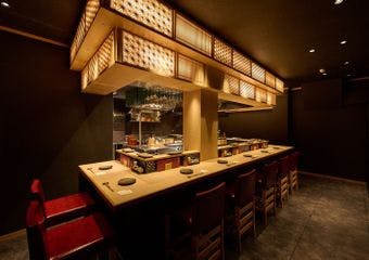 熊本の地鶏を極上の空間で味わう贅沢なひととき。接待や記念日に最適です