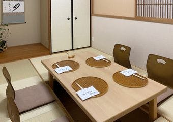 石畳を抜けた先に広がる、町家の情緒と京懐石の贅沢を心ゆくまで