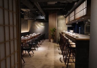 秘伝のブラックスープで心も体も温まる、きのこしゃぶしゃぶの新しいスタイル